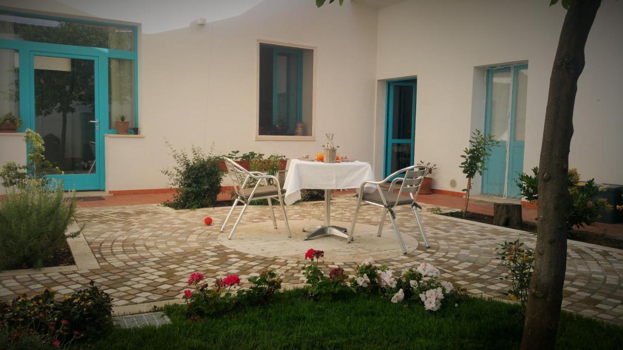 B&B-Le Rondini Монсеррато Экстерьер фото